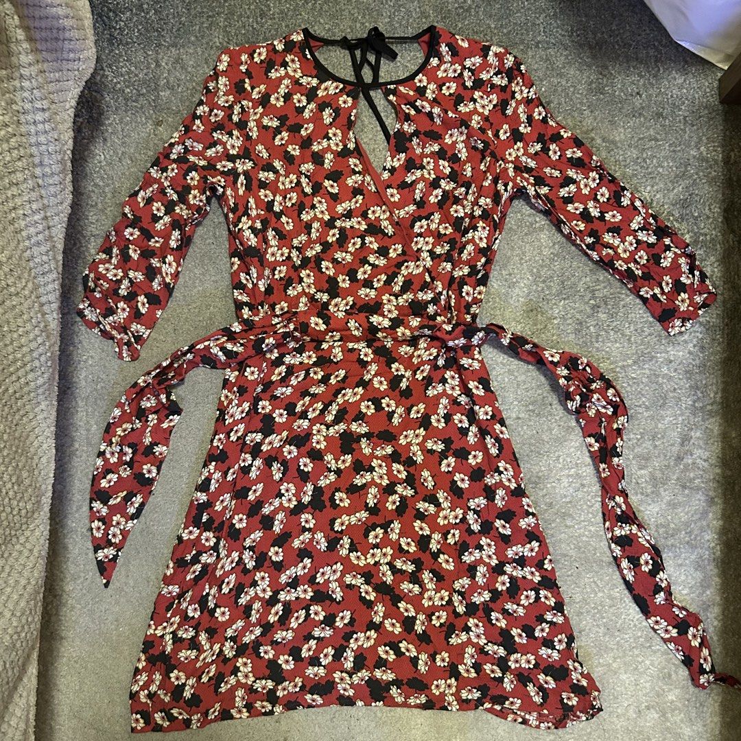 Y2K Morgan De Toi Backless Dress (Category: Dresses) located in San Juan City. Submitted by e_declutters2019 (Listing ID 1435308680, Image 1). Description: • great condition • lined • backless .