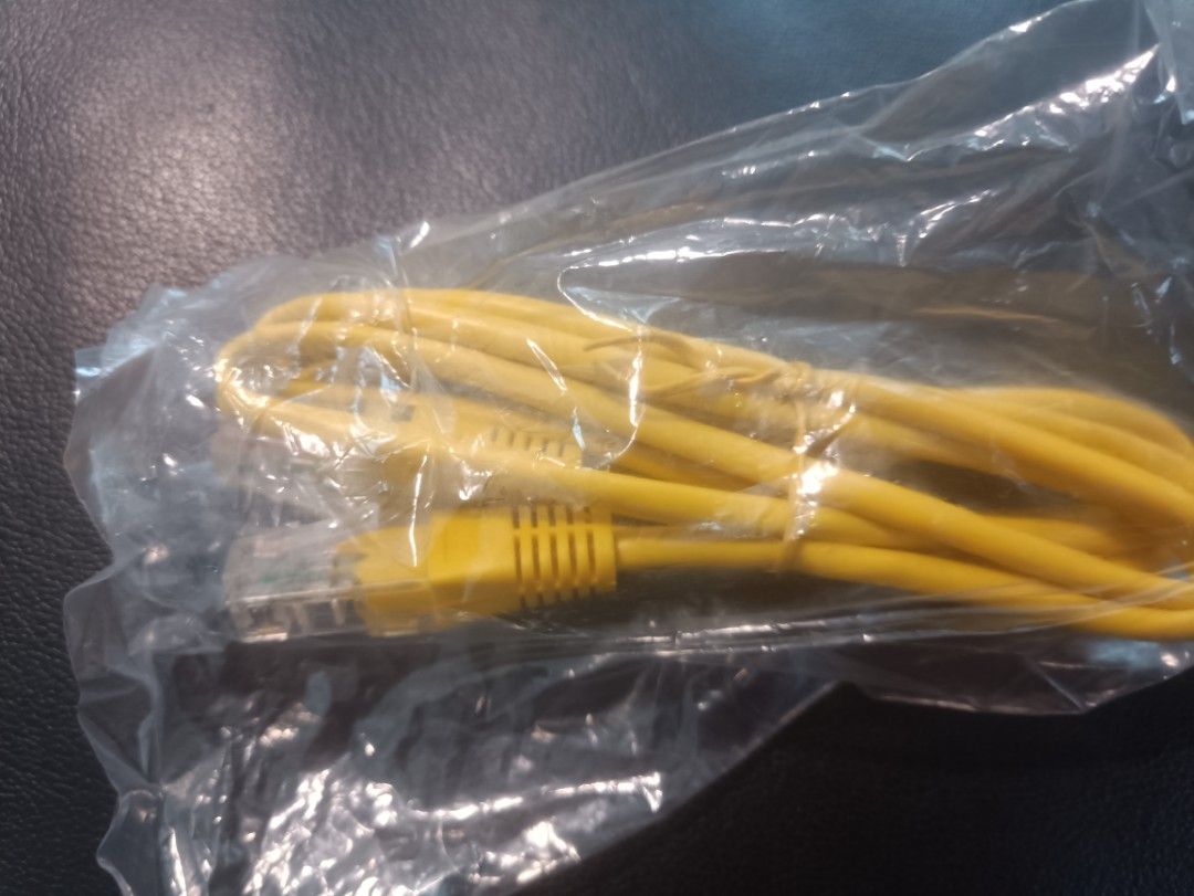 Yellow Ethernet Cable441053681633863680
