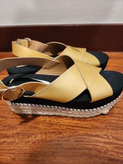 (Category: ) located in . Submitted by klyang068 (Listing ID 1435286250, Image 1). Description: .