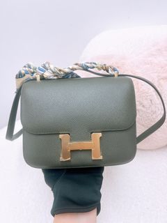 （分類：）位於 。 由 heras.luxury 提交（商品編號 1430161479，圖片 1）。簡介： 。