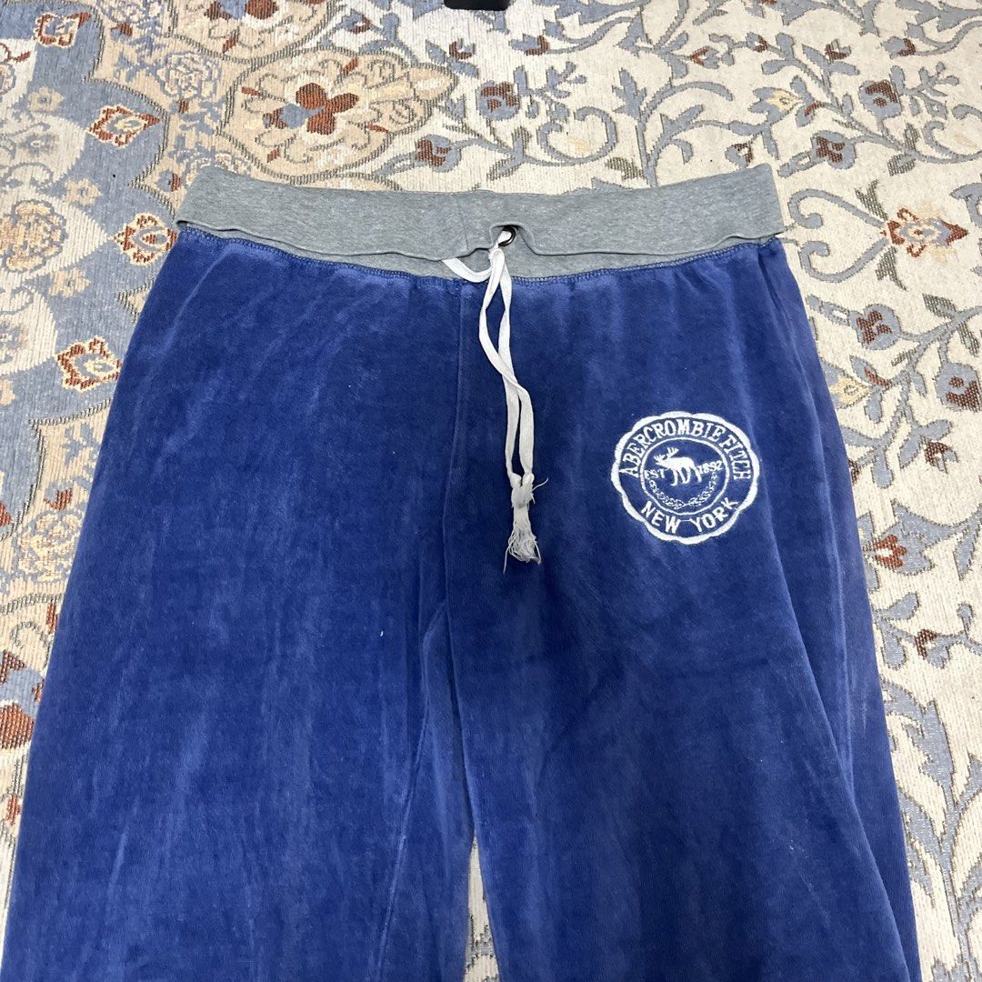 Abercrombie and Fitch Velvet Foldover Low rise Grey Blue Flare Pants (Category: Other Bottoms) located in Silang. Submitted by f4iry4rch1ve (Listing ID 1430170106, Image 1). Description: Abercrombie and Fitch Velvet Foldover Low rise Grey Blue Flare Pants 500 php+ sf Condition: 10/10 Size: fits XS-S Dimensions: L: 37 inches , Waist (laid flat): 14 inches -no tag, washtag - actual photos Note: No When Worn Colors may vary due to lighting Please me