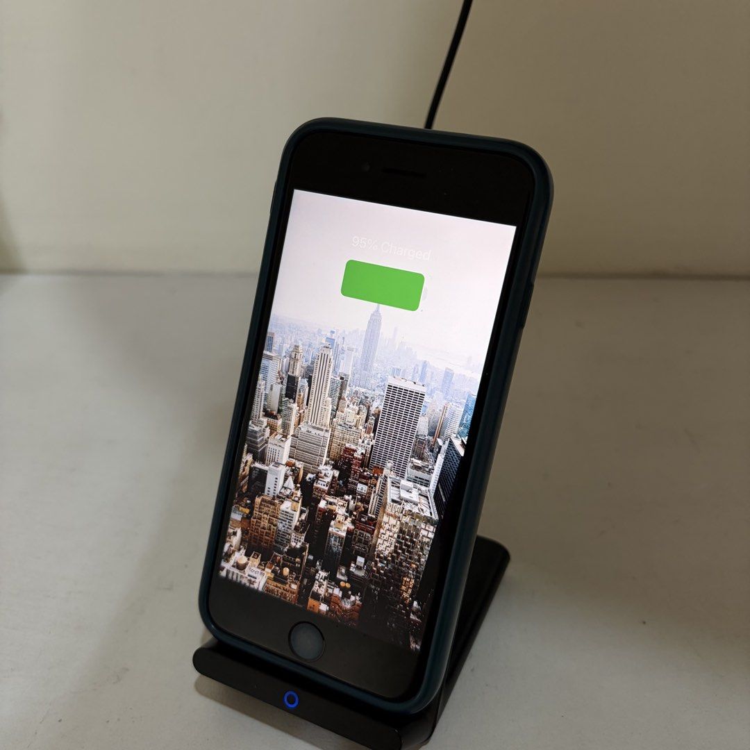 Anker Qi Wireless Charger (Stand) (Category: Chargers & Cables) located in Pasig City. Submitted by bncln (Listing ID 1430064477, Image 1). Description: - Selling with USB-A to micro USB cable, without any box - Price negotiable - Reason for selling: unused for a long time.