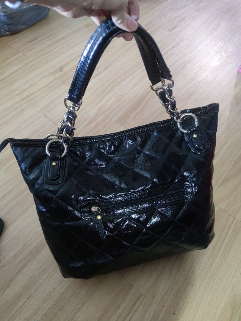 Anne Klein Black Quilted Shoulder Bag (Category: Luxury Bags & Wallets) located in Dagupan City. Submitted by jhazrightshop (Listing ID 1430104796, Image 2). Description: 📌 Items are 𝗕𝗥𝗔𝗡𝗗𝗘𝗗|𝗣𝗥𝗘𝗟𝗢𝗩𝗘𝗗, Please manage your expectations...😚🙏💗 ✅ Korea source HAPPY Shopping!! 😍😍 💰💰 BDO / Gcash 🚛🚛 JnT courier / Sho Pee Express.