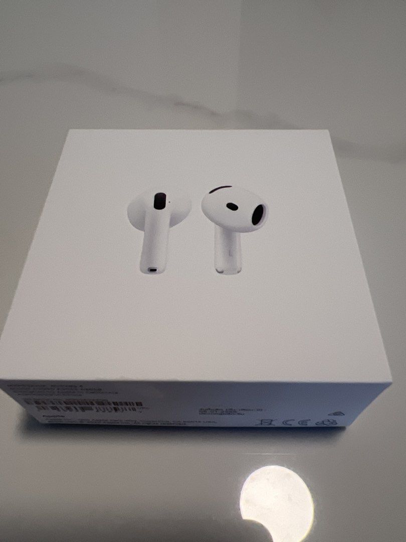 Apple AirPods 4