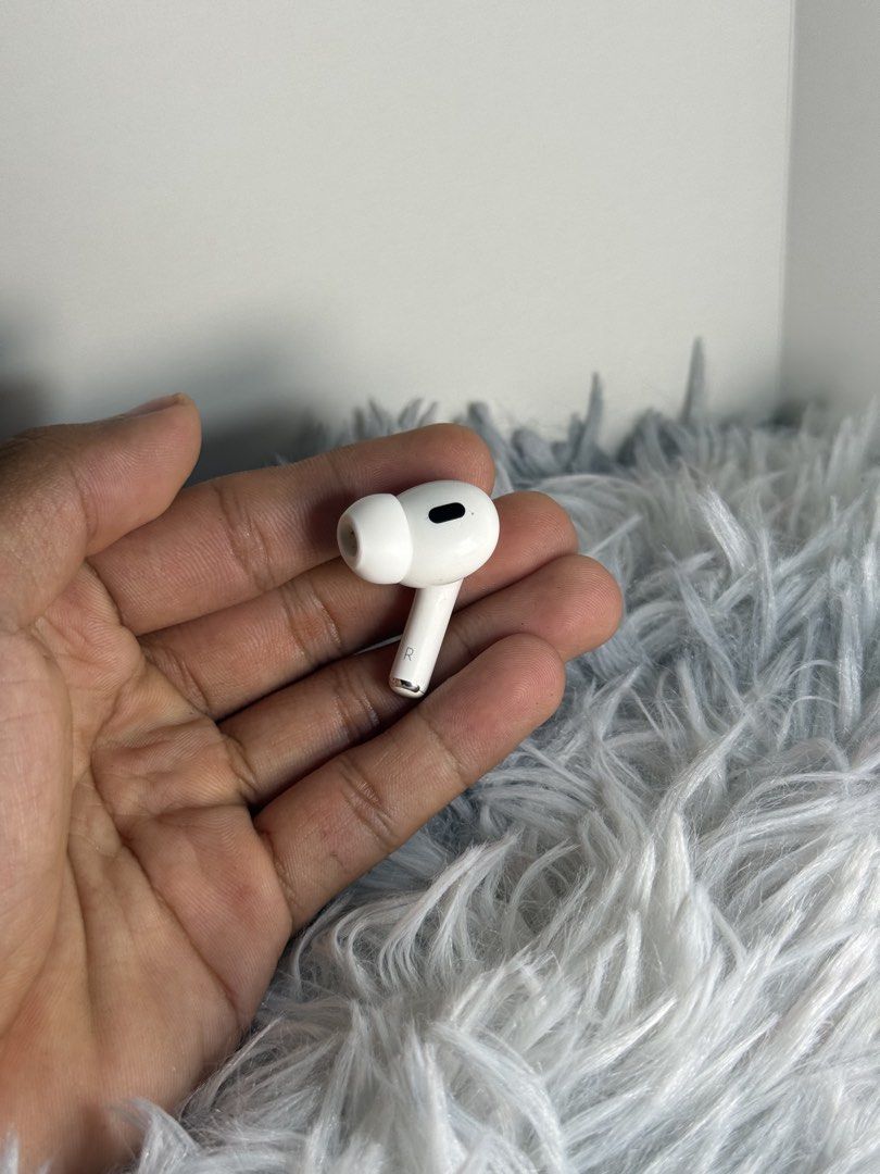 Apple AirPods Pro (Category: Earphones) located in Muntinlupa City. Submitted by mighty.jefferd (Listing ID 1430096022, Image 1). Description: ORIGINAL SPARE AIRPODS GOOD FOR LOST OR DAMAGE AIRPODS AIRPODS PRO 1 AIRPODS PRO 2 AIRPODS PRO 3 AIRPODS GEN 3 AIRPODS GEN 4 PM FOR MORE INFO STARTING PRICE @2500 per peice..