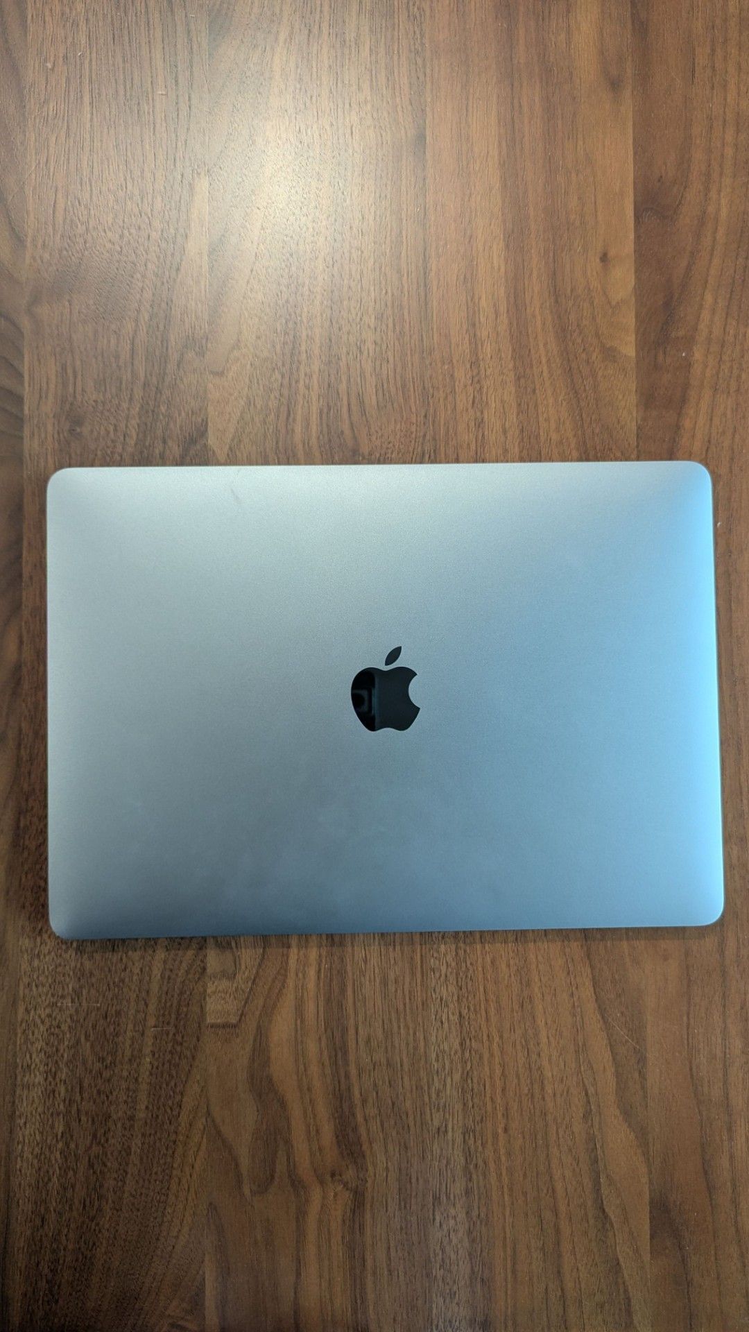 Apple MacBook Pro 13-inch (2017)420616977924771841