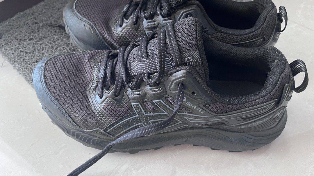 ASICS Gel-Sonoma 7 Gore-Tex Trail Running Shoes (Category: Sneakers) located in Singapore. Submitted by yyjas (Listing ID 1430068239, Image 1). Description: US 6 1/2 Cash term.