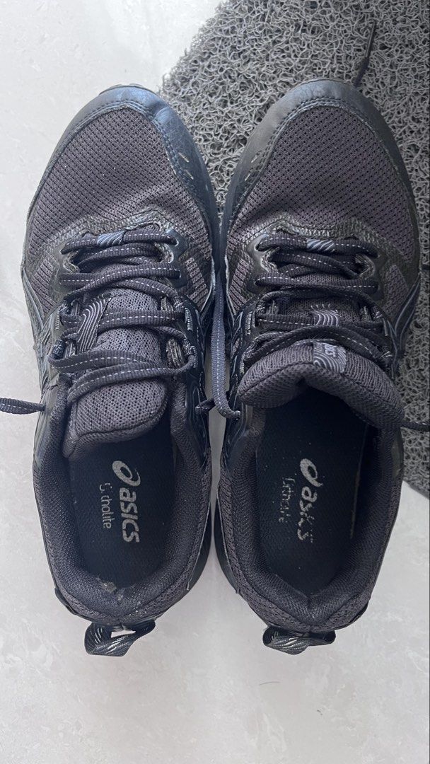 ASICS Gel-Sonoma 7 Gore-Tex Trail Running Shoes (Category: Sneakers) located in Singapore. Submitted by yyjas (Listing ID 1430068239, Image 2). Description: US 6 1/2 Cash term.