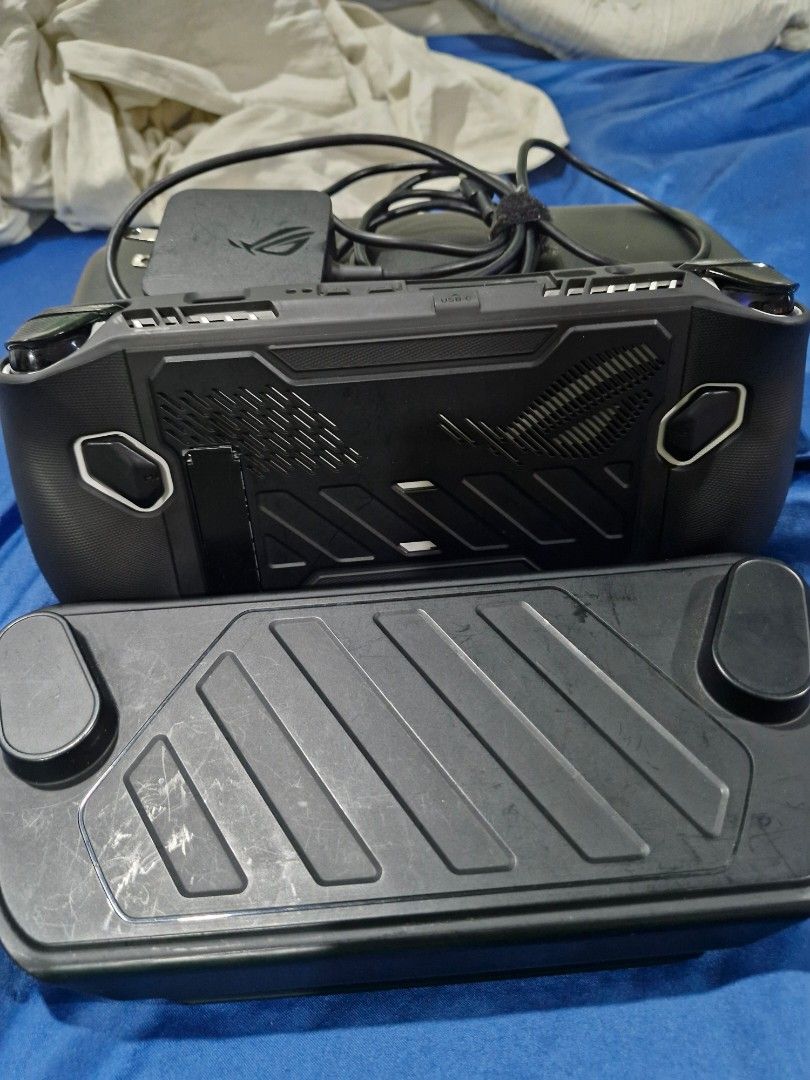 ASUS ROG Ally Z1 Extreme 512gb upgraded batt, Video Gaming, Video Game ...