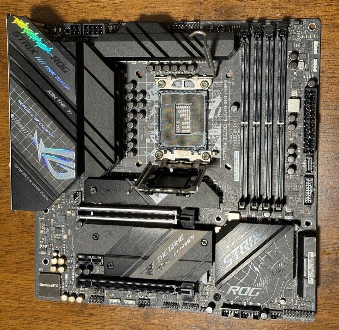 ASUS ROG Strix Z690-F Gaming WiFi Motherboard, Computers & Tech, Parts ...