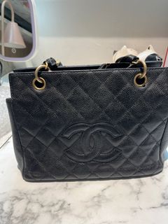 (Category: ) located in . Submitted by katsboutique (Listing ID 1430170102, Image 1). Description: .