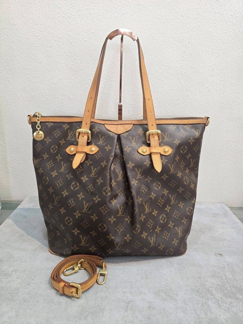Authentic Louis Vuitton Monogram Palermo GM (Category: Luxury Bags & Wallets) located in Quezon City. Submitted by jhaediah (Listing ID 1386586765, Image 1). Description: - Authentic💯💓4/4 - L Vee GM Bag with strap - Large size - With original dustbag ✅ - In good condition💯 .