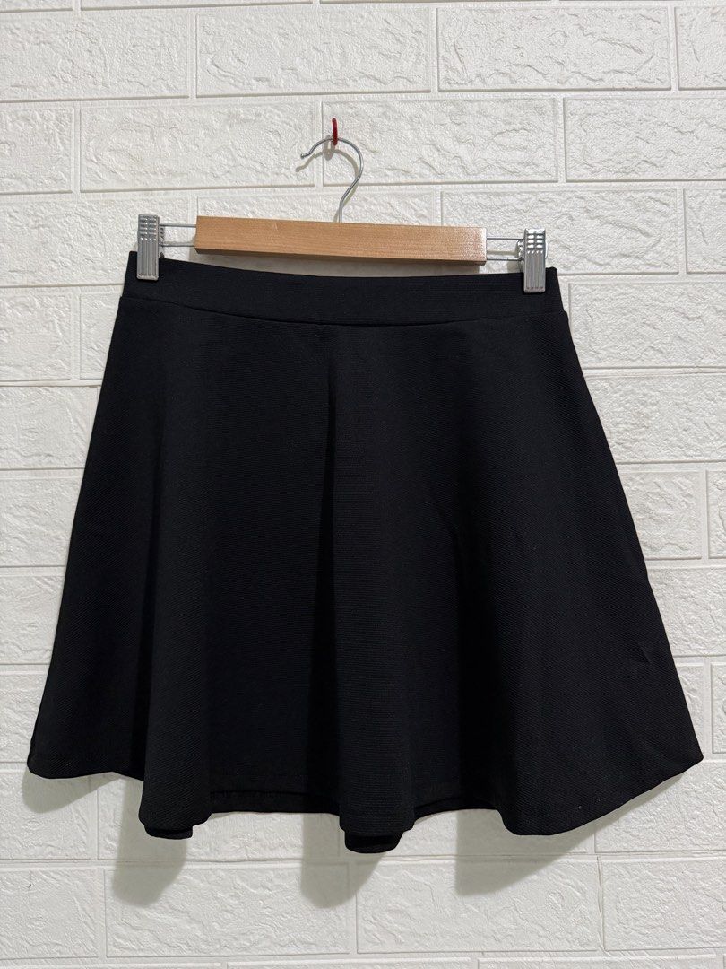 Bayo Black Skater Skirt (Category: Skirts) located in Mandaluyong City. Submitted by ecowarriorph (Listing ID 1430188248, Image 1). Description: Color: Black In excellent condition. No flaws. Used twice only. RFS: Decluttering .