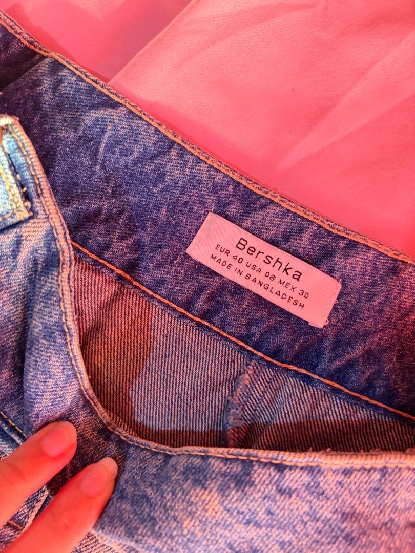 Bershka Pleated Denim Skirt (Category: Skirts) located in Marikina City. Submitted by stitchmoodstudio (Listing ID 1430110239, Image 2). Description: Bnwot 29-30in .