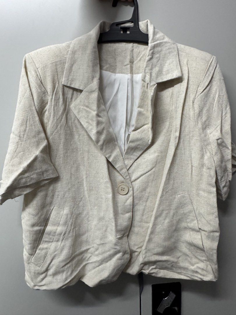 BKK Beige Short Sleeve Blazer (Category: Coats, Jackets and Outerwear) located in Cebu City. Submitted by jsnf1234 (Listing ID 1430154634, Image 1). Description: .