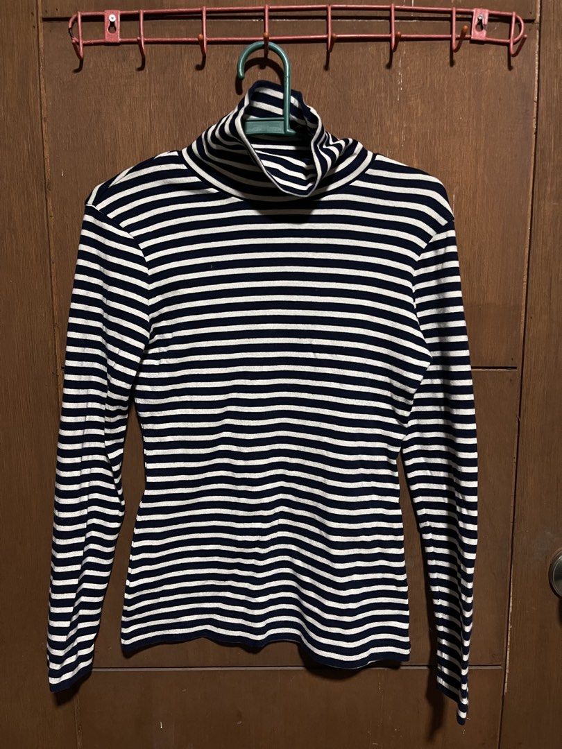 Blued Ladies Striped Turtleneck - Size S (Category: Longsleeves) located in Manila. Submitted by auchive (Listing ID 1430209581, Image 1). Description: .