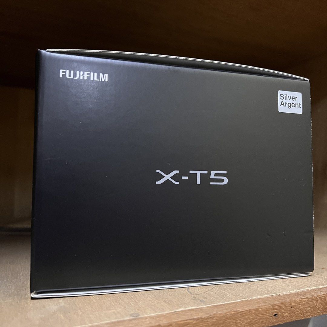 BNEW Fujifilm X-T5 Silver (Category: Cameras) located in Manila. Submitted by gamergramph (Listing ID 1430203418, Image 2). Description: FUJIFILM X-T5 SILVER – BRAND NEW‼️ SRP ~₱110K+ 👉 Only ₱95,000 ✅ Brand new / unused ✅ Latest Fujifilm flagship APS-C ✅ No issues – ready to shoot Location: Near Manila Cathedral MOP: Online Bank Transfer or Cash Thank you! Message me for more details. .