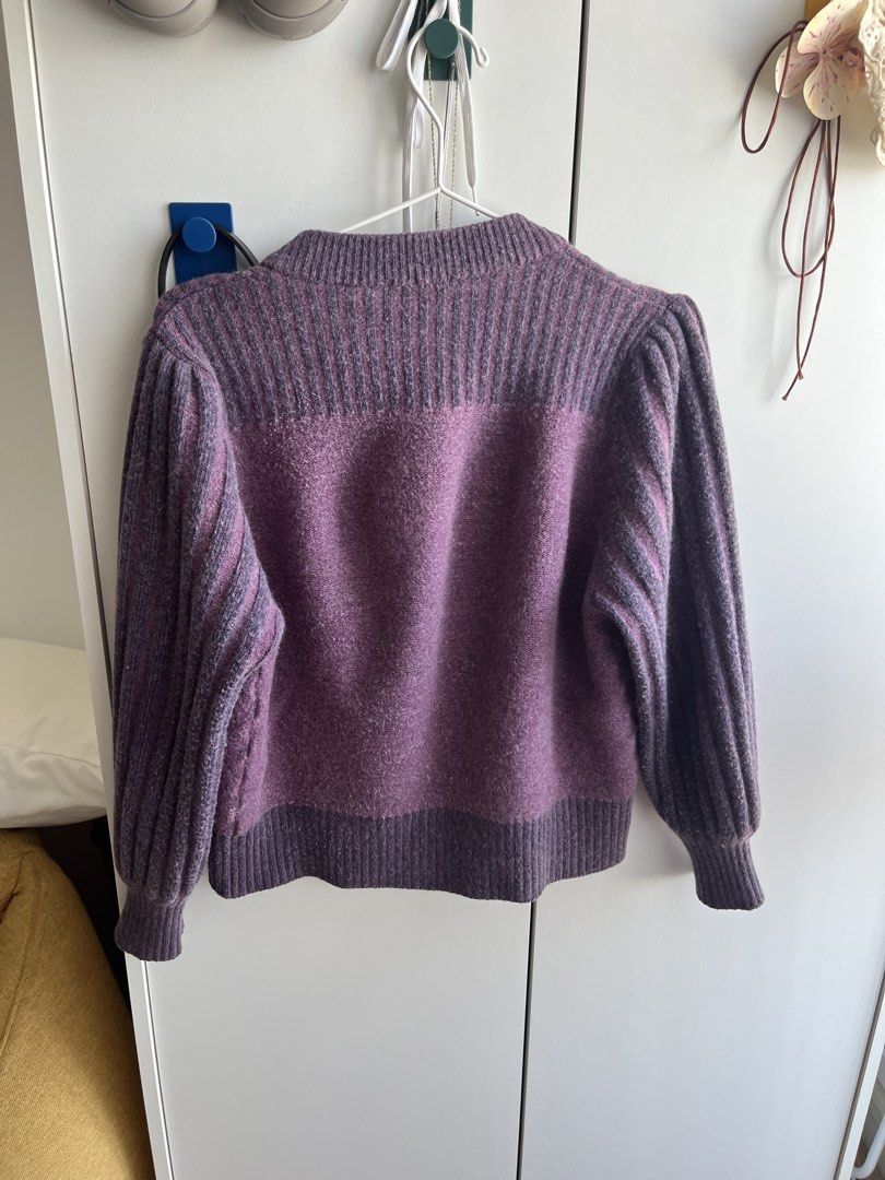 Burgundy Stripe Cardigan (Category: Coats, Jackets and Outerwear) located in Muntinlupa City. Submitted by plshelpmedeclutter4 (Listing ID 1430081297, Image 2). Description: Fits s-m Delivery via gogoexpress.