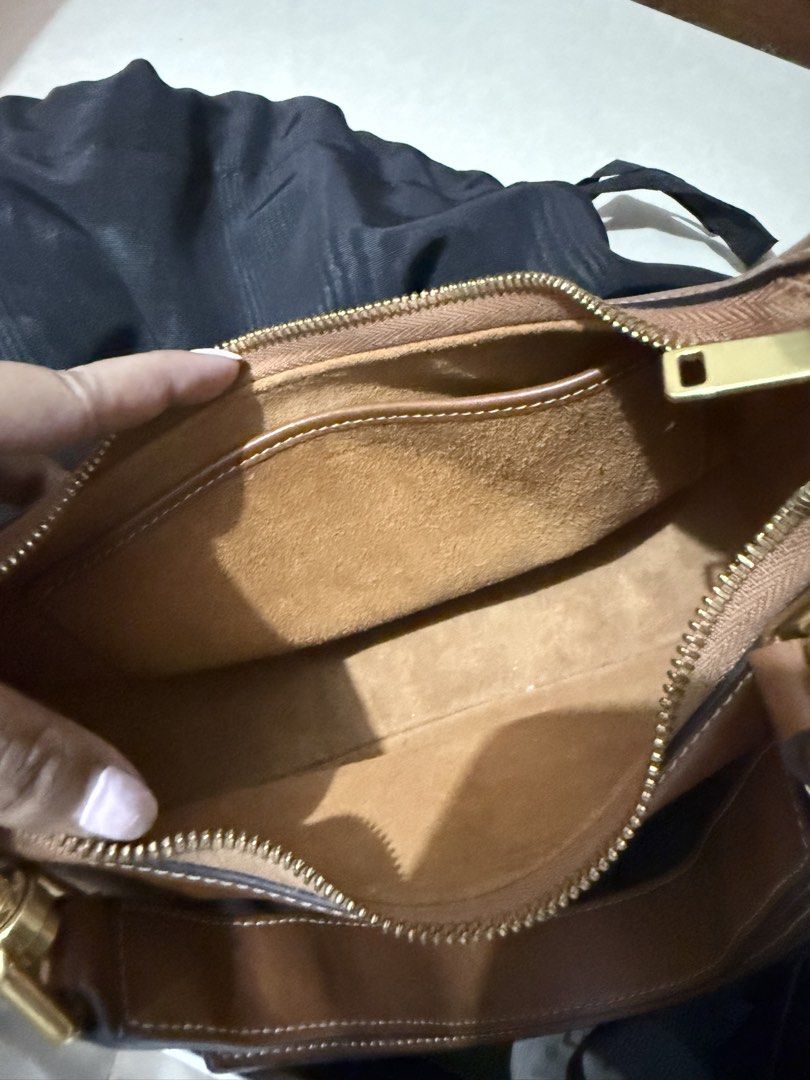 Celine Ava Bag (Category: Luxury Bags & Wallets) located in Manila. Submitted by gold_trinkets (Listing ID 1430130053, Image 2). Description: slightly used genuine leather and suede lining.