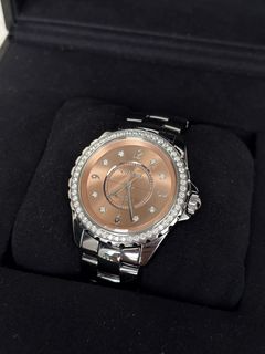 (Category: ) located in . Submitted by authenticandluxury_bags (Listing ID 1430164860, Image 1). Description: .