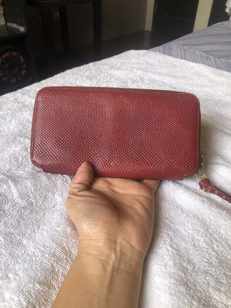 Chloe long wallet (Category: Luxury Bags & Wallets) located in Pasig City. Submitted by maricrism68145 (Listing ID 1430091352, Image 2). Description: Japan preloved.