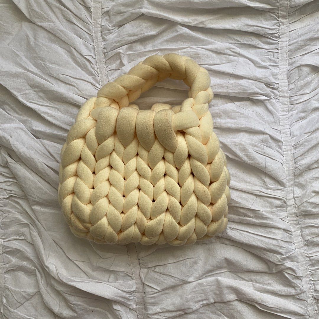 Chunky Knit Big Knot Handbag - Cream (Category: Purses & Pouches) located in Quezon City. Submitted by isapoca (Listing ID 1430083253, Image 1). Description: Mop Gcash Loc Quezon City.