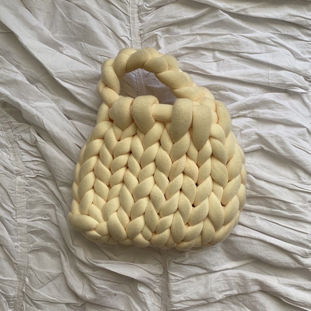 Chunky Knit Big Knot Handbag - Cream (Category: Purses & Pouches) located in Quezon City. Submitted by isapoca (Listing ID 1430083253, Image 2). Description: Mop Gcash Loc Quezon City.