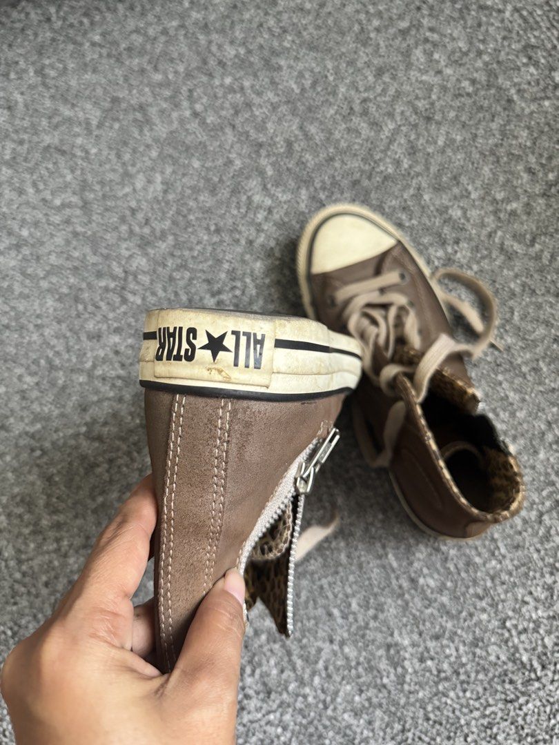 Converse All Star Brown High-Top Sneakers (Category: Sneakers) located in Muntinlupa City. Submitted by mishkarella (Listing ID 1430049840, Image 3). Description: .