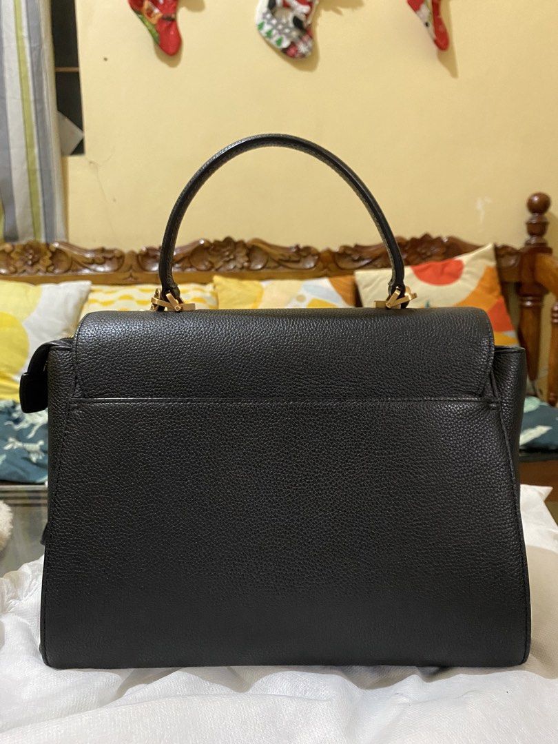 Couronne Black Leather Handbag (Category: Luxury Bags & Wallets) located in Manila. Submitted by Pandorahope_30 (Listing ID 1430205333, Image 2). Description: onhand and ready to care negotiable same day delivery available .
