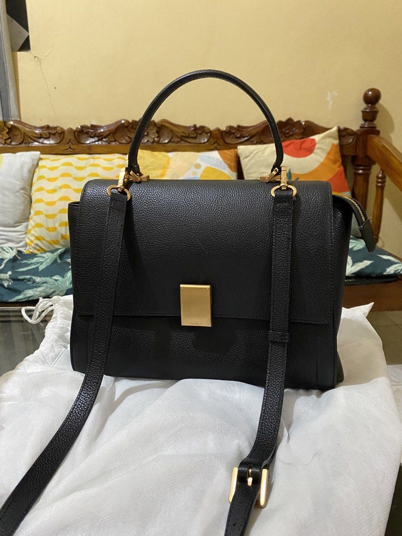 Couronne Black Leather Handbag (Category: Luxury Bags & Wallets) located in Manila. Submitted by Pandorahope_30 (Listing ID 1430205333, Image 1). Description: onhand and ready to care negotiable same day delivery available .