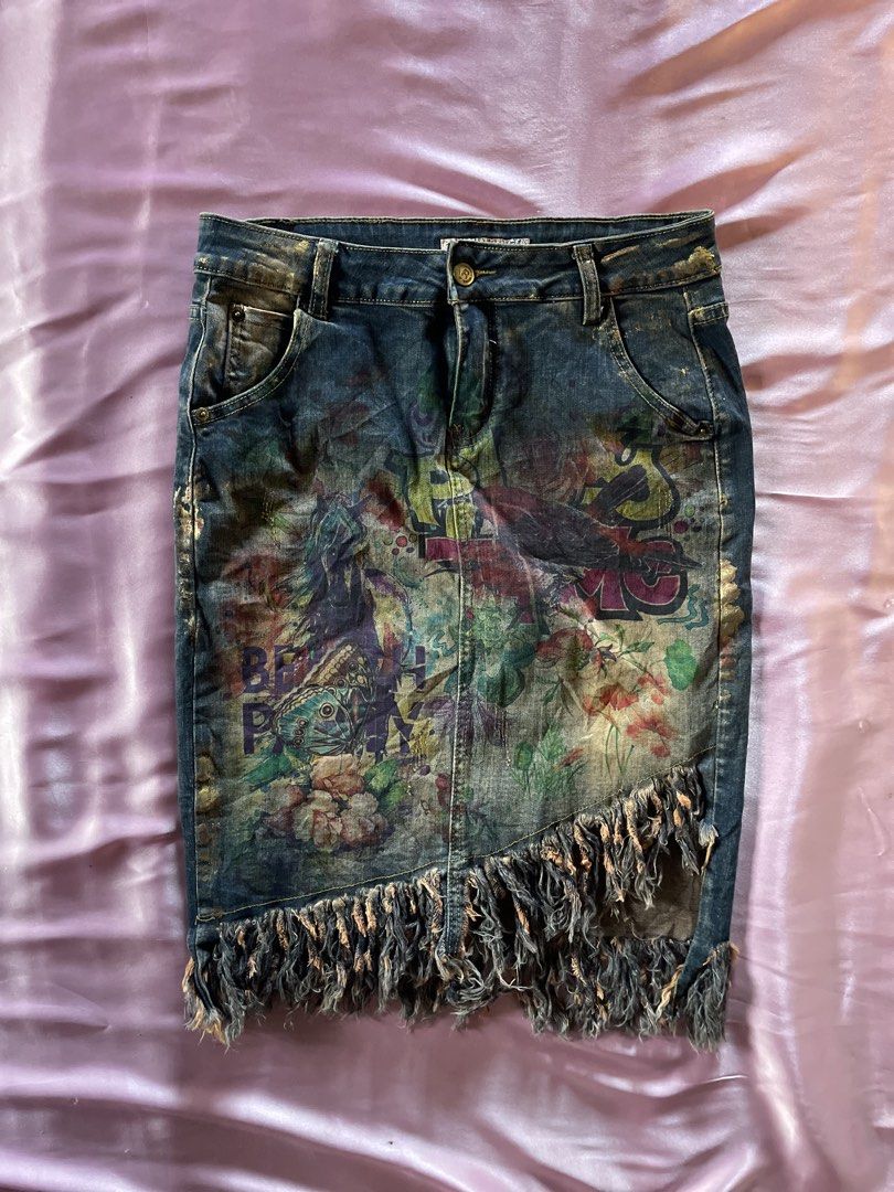 Denim Skirt with Graphic Print (Category: Skirts) located in Manila. Submitted by syeiacollections (Listing ID 1430077851, Image 1). Description: Y2K-style denim midi skirt Waist: 30 Length: 24 .