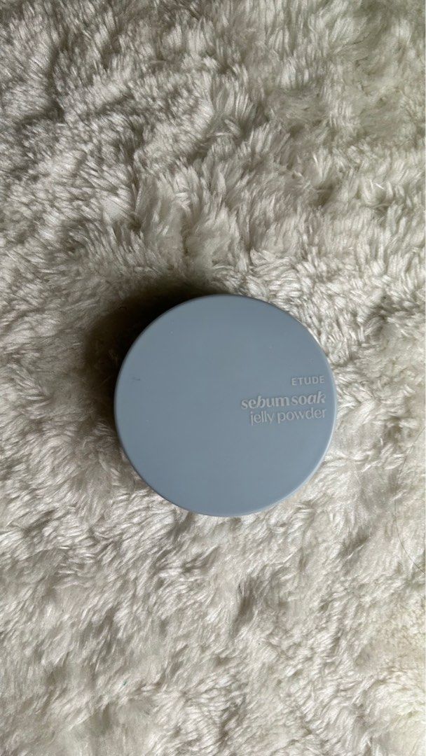 Etude Sebum Soak Jelly Powder (Category: Makeup) located in Las Pinas. Submitted by ameothings (Listing ID 1430158707, Image 1). Description: this is swatched only bought also from korea ps. the box is just dusted off with makeup!! dm if interested.