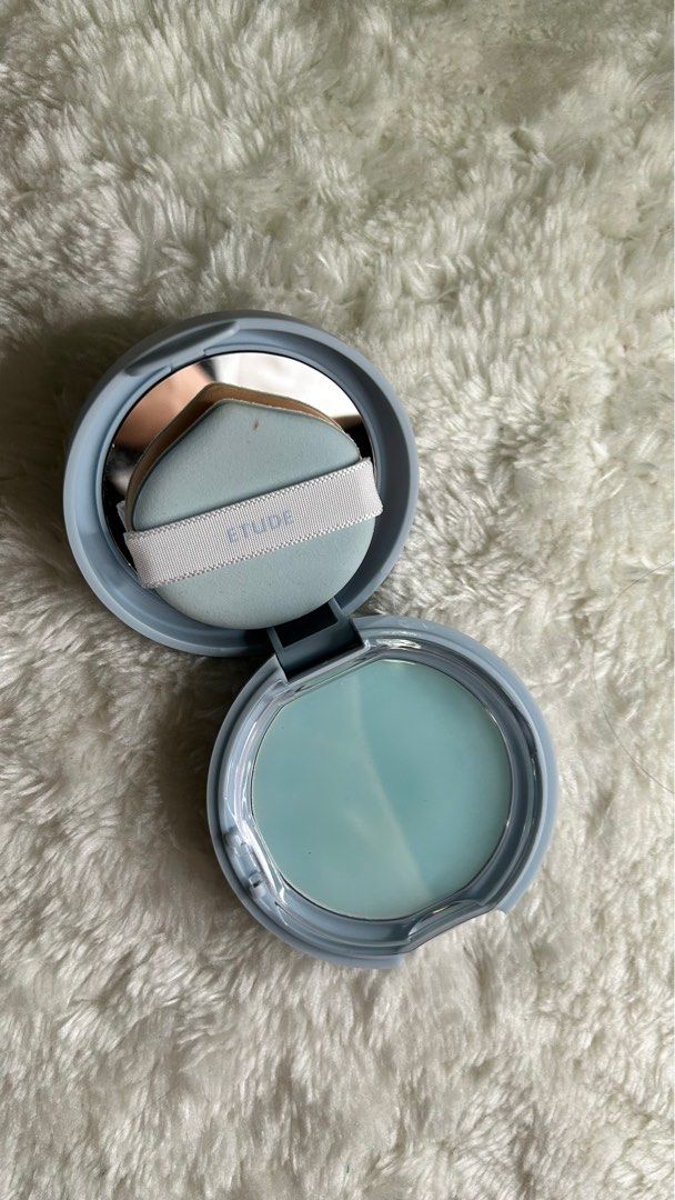 Etude Sebum Soak Jelly Powder (Category: Makeup) located in Las Pinas. Submitted by ameothings (Listing ID 1430158707, Image 2). Description: this is swatched only bought also from korea ps. the box is just dusted off with makeup!! dm if interested.