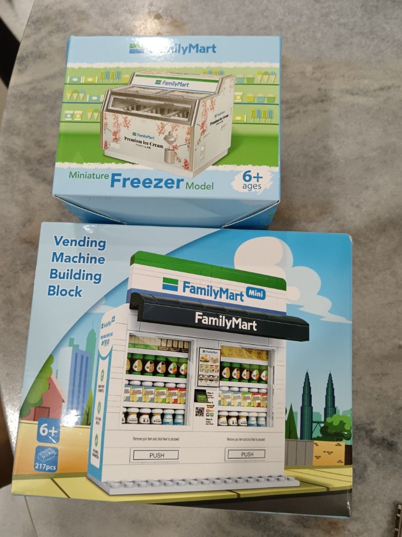 FamilyMart Miniature Freezer Model & Vending Machine Building Block ...