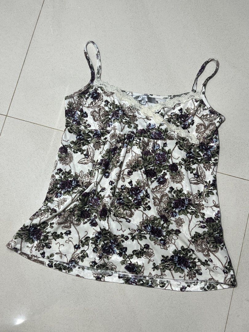 Floral Camisole with Lace Trim (Category: Sleeveless) located in Quezon City. Submitted by ninny.ph (Listing ID 1430156331, Image 1). Description: 🧷can fit xs-s 🧷RFS: not my style 🧷no when worn pic 🫶 Details of each items can be seen on each photos. DM me if you have any inquiries and if you want more photos of the item/s ! TERMS AND CONDITION ‼️ Payment first before checkout; Send proof of payment * NO RETURN, NO EXCHANGE POLICY * NO CANCELL
