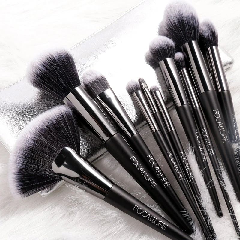 Focallure -Makeup Brush 10pcs (with bag)- FA70 (Category: Makeup) located in Manila. Submitted by abot.ph.17846 (Listing ID 1430041708, Image 1). Description: Expertly apply your makeup with Focallure's 10pcs makeup brush set. Made from high-quality materials, these brushes provide precise and smooth application for a flawless finish. With a variety of brush sizes and shapes, this set is perfect for any makeup routine. Achieve professional-level 