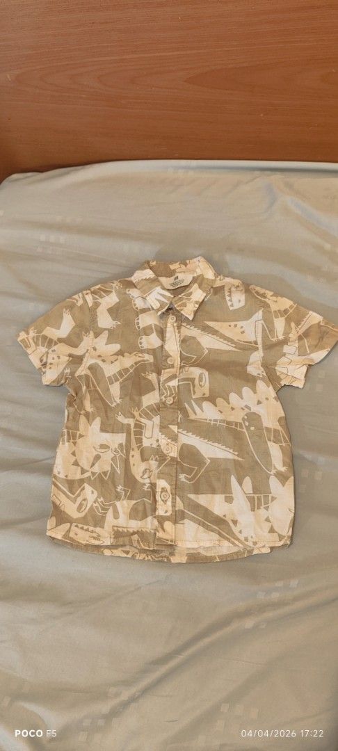 H&M Kids' Button-Down Shirt (Category: Babies & Kids Fashion) located in Manila. Submitted by allthingsloved28 (Listing ID 1430129008, Image 1). Description: shipping via Grab or Lalamove c/o buyer shipping from Paranaque City.
