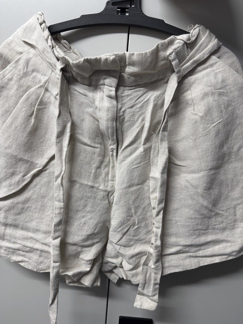 H&M Linen Shorts - EUR 38 (Category: Shorts) located in Cebu City. Submitted by jsnf1234 (Listing ID 1430152835, Image 3). Description: .
