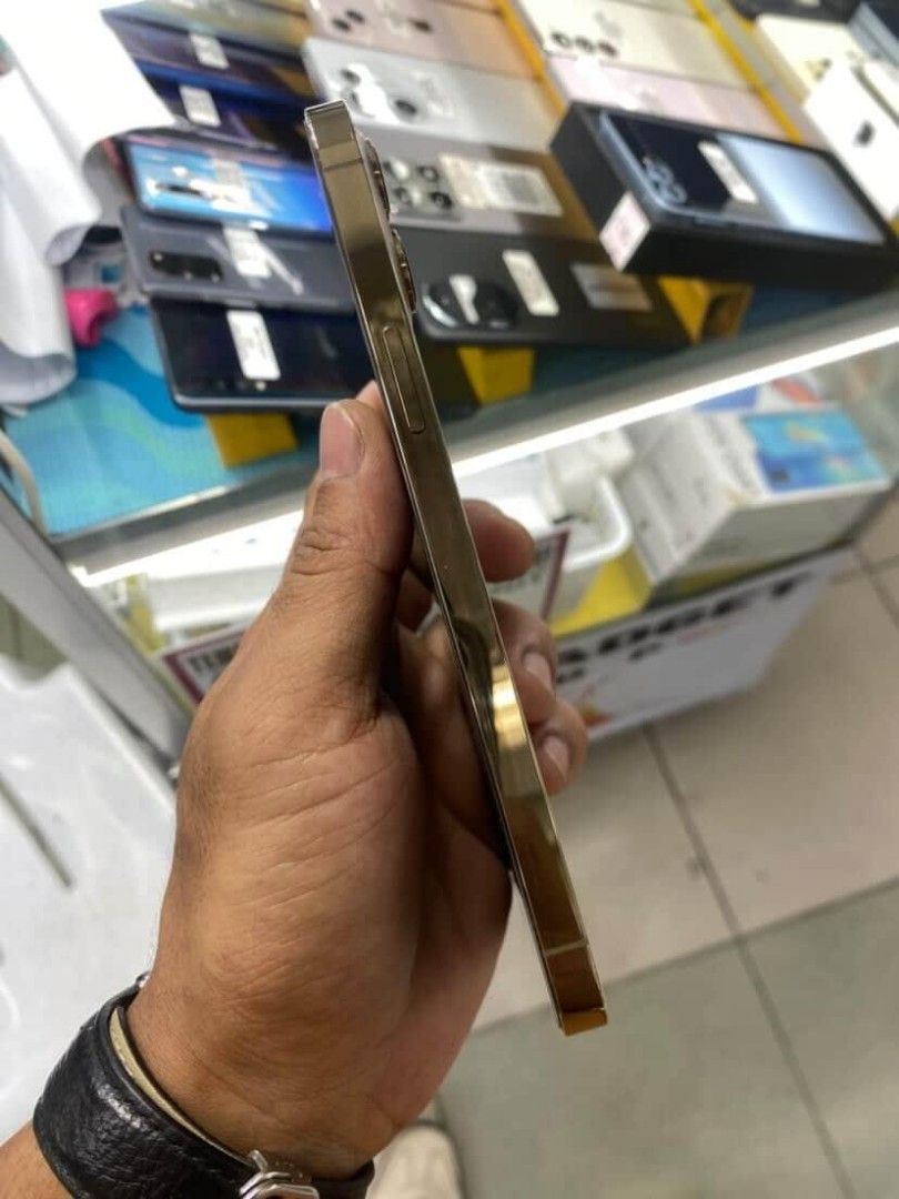 IPHONE 12 PRO MAX (Category: iPhone 12 Series) located in Manila. Submitted by westclutchtradinggadgetinco. (Listing ID 1430197816, Image 3). Description: SALE OR SWAP ! MABILIS KAUSAP ! LEGIT SELLER ! W/ WARRANTY 💯💯💯 •IPHONE 12 PRO MAX •256 GB (Other storage is also available) •Gold (Other color is also available) •Factory Unlock / Openline Dual Sim •90% Battery Health •Face ID Working •Truetone Working •No Hidden Issues | Unli reset •No Repa