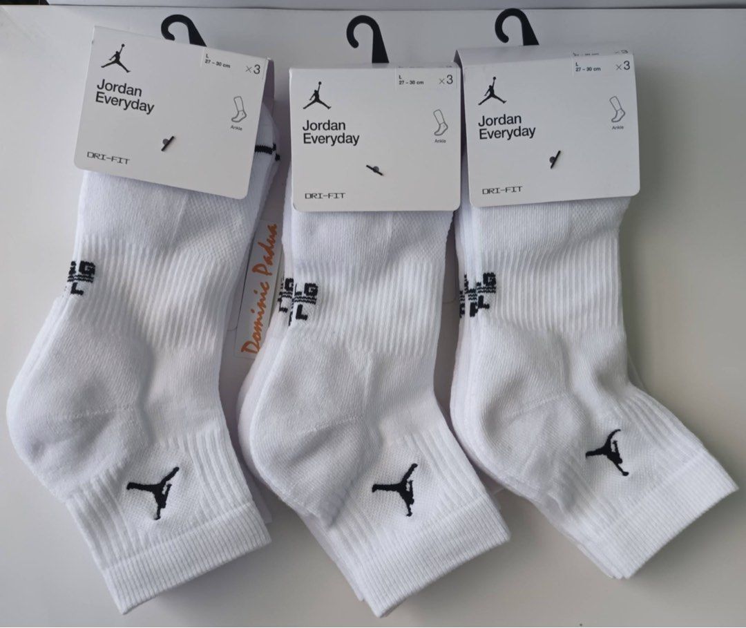 JORDAN ANKLE SOCKS - WHITE (Category: Socks) located in Paranaque City. Submitted by amazondrake (Listing ID 1430115835, Image 3). Description: Jordan Ankle socks (ALL WHITE) available in size : S, M, L & XL [subject to size availability] 3pairs/set — @750 / set BELOW SRP of 995/set *also selling per 300/pair AVAILABLE ONHAND FIXED PRICE NO MORE LAST PRICE via LBC or Lalamove delivery fee is at buyers expense .