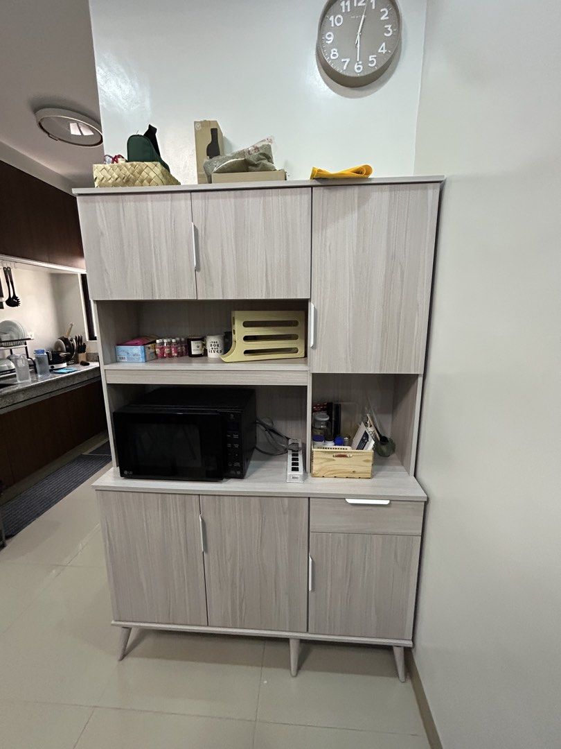 Kitchen Cabinet (Category: Food Organization & Storage) located in Quezon City. Submitted by bibo92 (Listing ID 1430117897, Image 1). Description: Kitchen Cabinet 9knegotiable RFS: Moving to furnished apartment Barely used Pick up: Las Pinas.