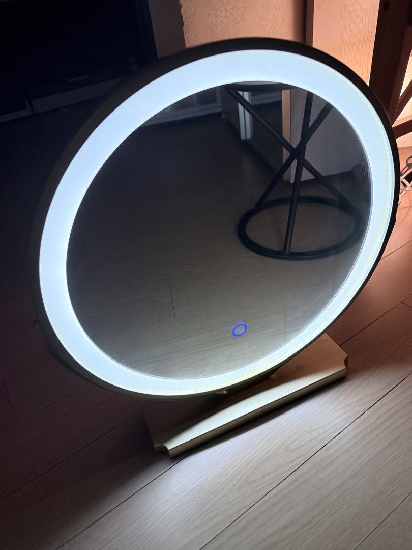 LED Vanity Mirror (Category: Mirrors) located in Manila. Submitted by livefish_c3e131 (Listing ID 1430125520, Image 3). Description: .