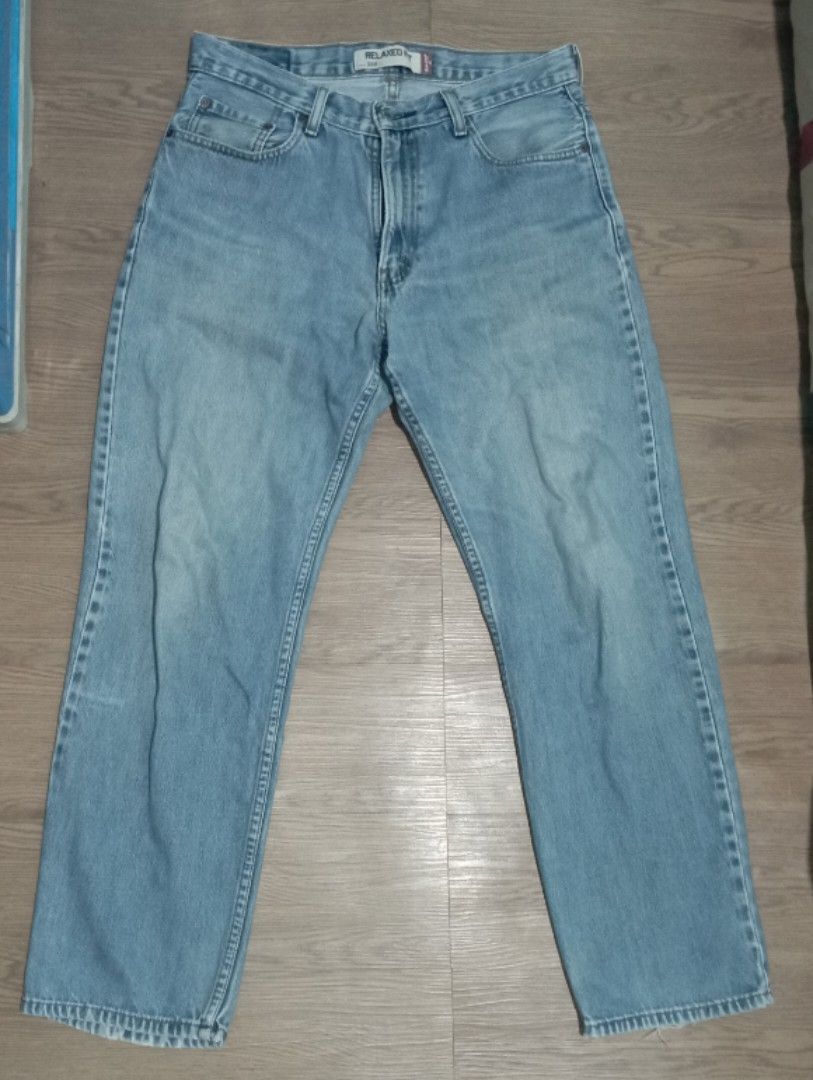 Levi's 550 Relaxed Fit Jeans (Category: Jeans) located in Adams. Submitted by eronantoli70554 (Listing ID 1430167839, Image 1). Description: Levis 550 Relaxed Fit Size 34x32 9/10 condition Issue: Minor HEM distress Negotiable .