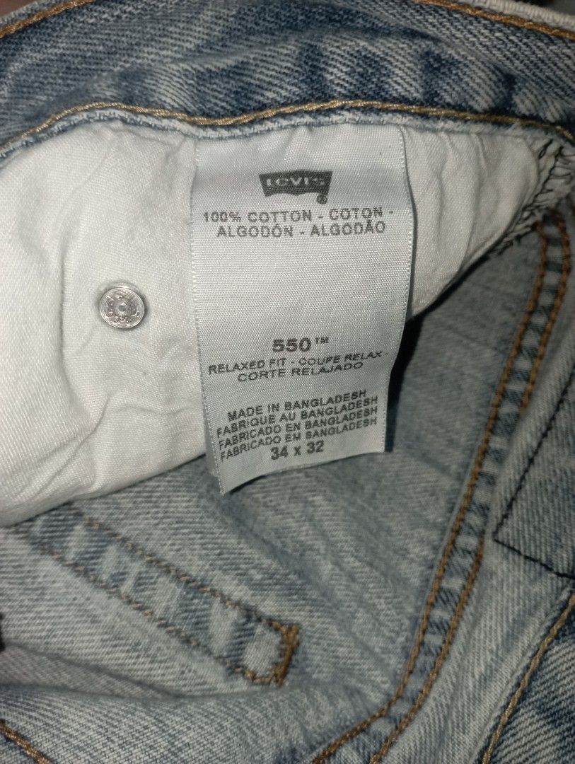 Levi's 550 Relaxed Fit Jeans (Category: Jeans) located in Adams. Submitted by eronantoli70554 (Listing ID 1430167839, Image 3). Description: Levis 550 Relaxed Fit Size 34x32 9/10 condition Issue: Minor HEM distress Negotiable .
