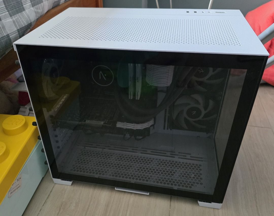 Lian Li O11D Mini White Gaming PC