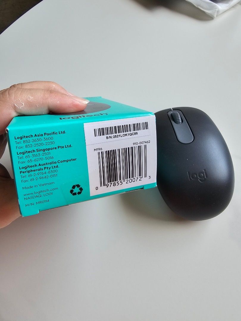 Logitech M196 Bluetooth Mouse - Brand New445937183517593601