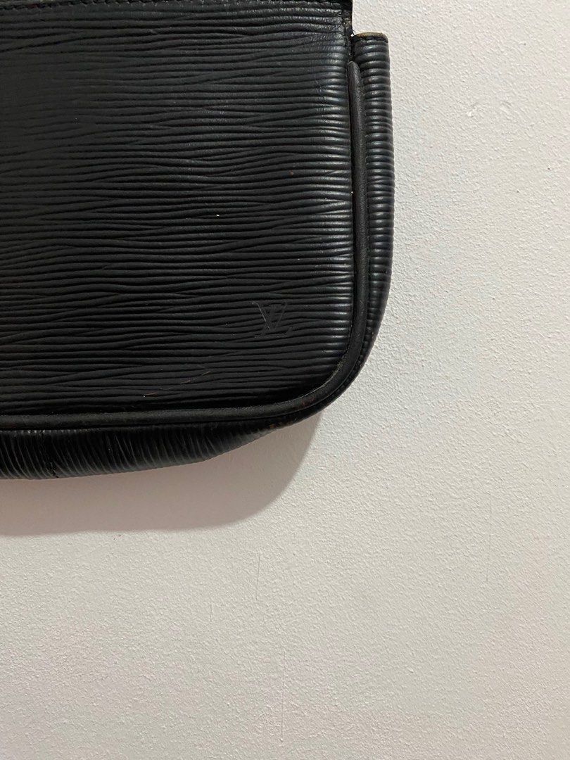LV Epi pochette leather kili bag (Category: Luxury Bags & Wallets) located in Cavite. Submitted by luxvintagemixbrand999 (Listing ID 1430185741, Image 2). Description: Good condition Issue check photos Color rate 9.5.