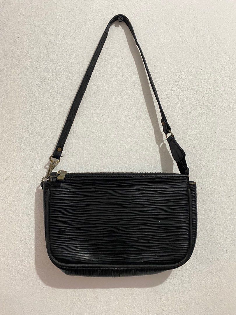 LV Epi pochette leather kili bag (Category: Luxury Bags & Wallets) located in Cavite. Submitted by luxvintagemixbrand999 (Listing ID 1430185741, Image 1). Description: Good condition Issue check photos Color rate 9.5.