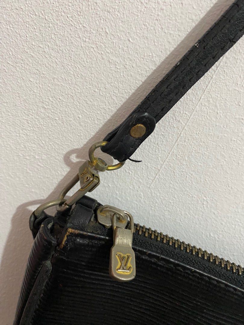 LV Epi pochette leather kili bag (Category: Luxury Bags & Wallets) located in Cavite. Submitted by luxvintagemixbrand999 (Listing ID 1430185741, Image 3). Description: Good condition Issue check photos Color rate 9.5.