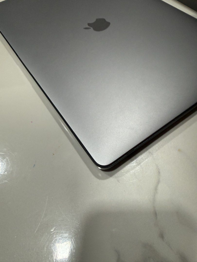 MacBook Pro 16-inch (2019)420611371870474248
